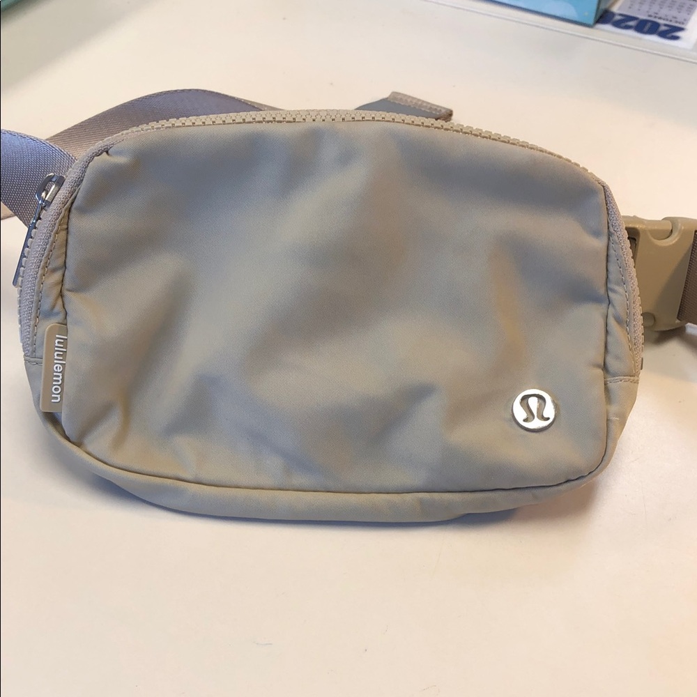 lululemon athletica Beige/Tan Waist Bag